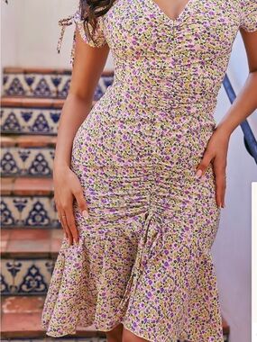 Cupshe Lavender Floral Ruched V-Neck Midi Dress
